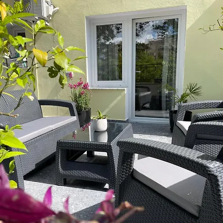 Apartment Nea Terrace View *
